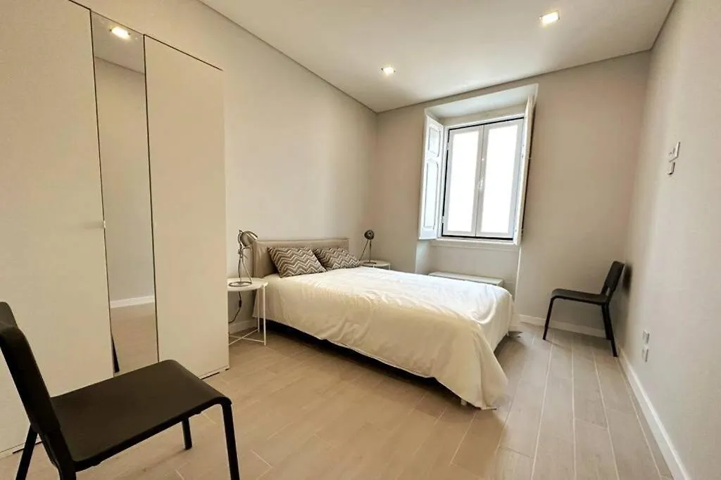 Modern Retreat With Patio Near The Airport - Oha I Apartman Lisboa