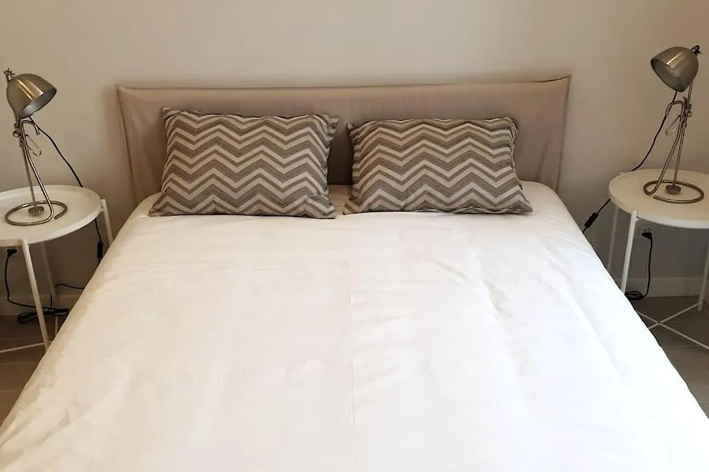 Modern Retreat With Patio Near The Airport - Oha I Apartman Lisboa