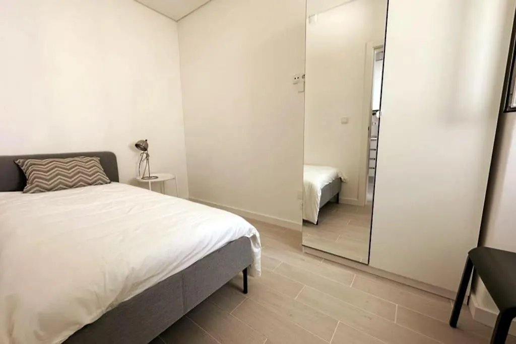 Modern Retreat With Patio Near The Airport - Oha I Appartement Lissabon