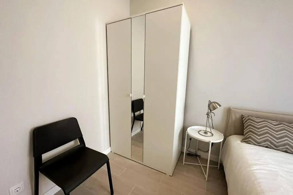 Modern Retreat With Patio Near The Airport - Oha I Appartement Lissabon